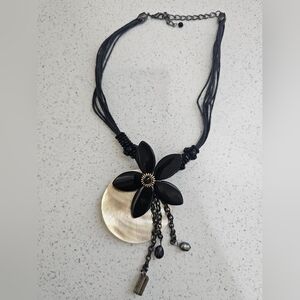 Elegant Black and Cream Floral Necklace